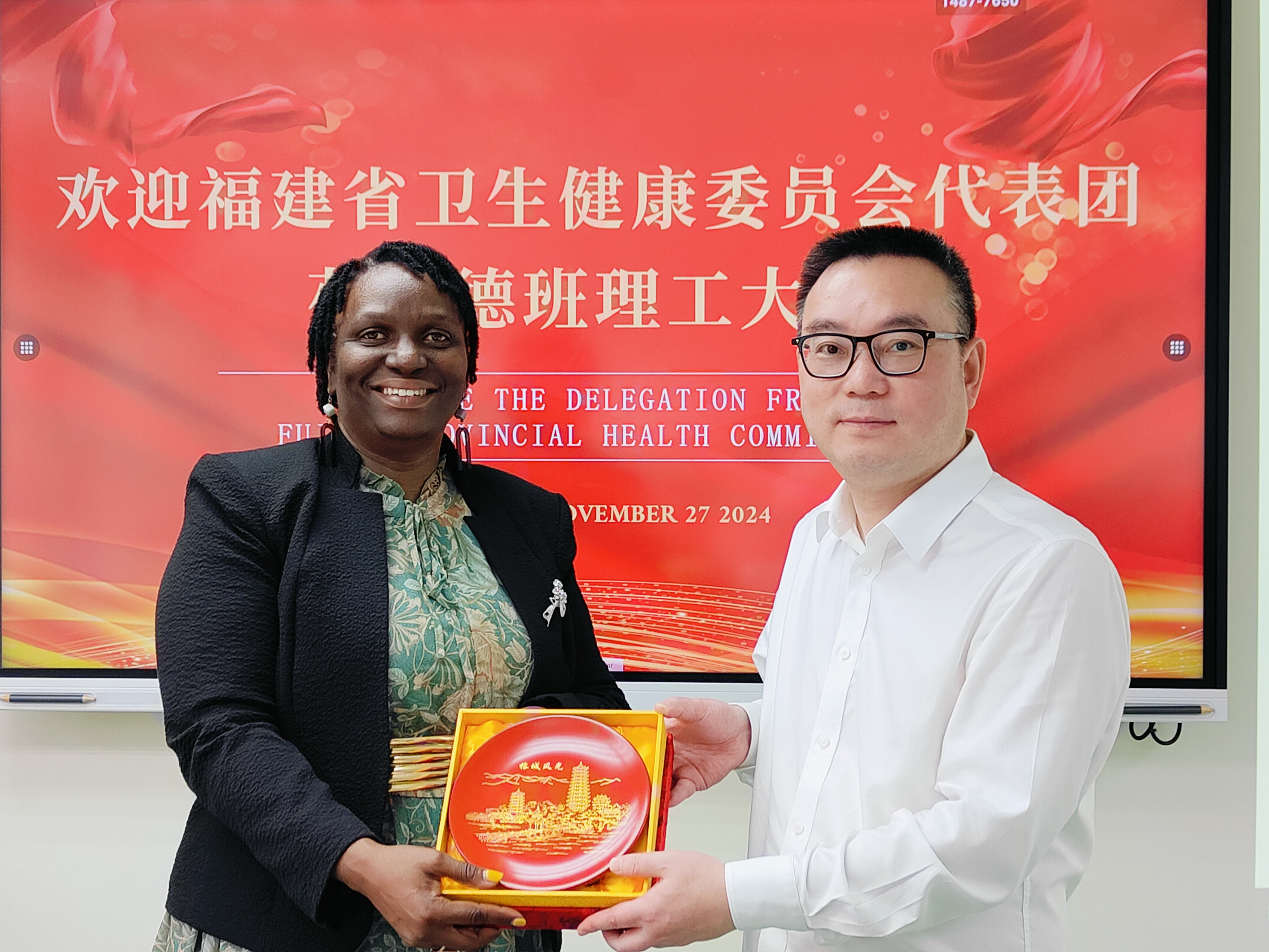 图 互赠礼物.jpg