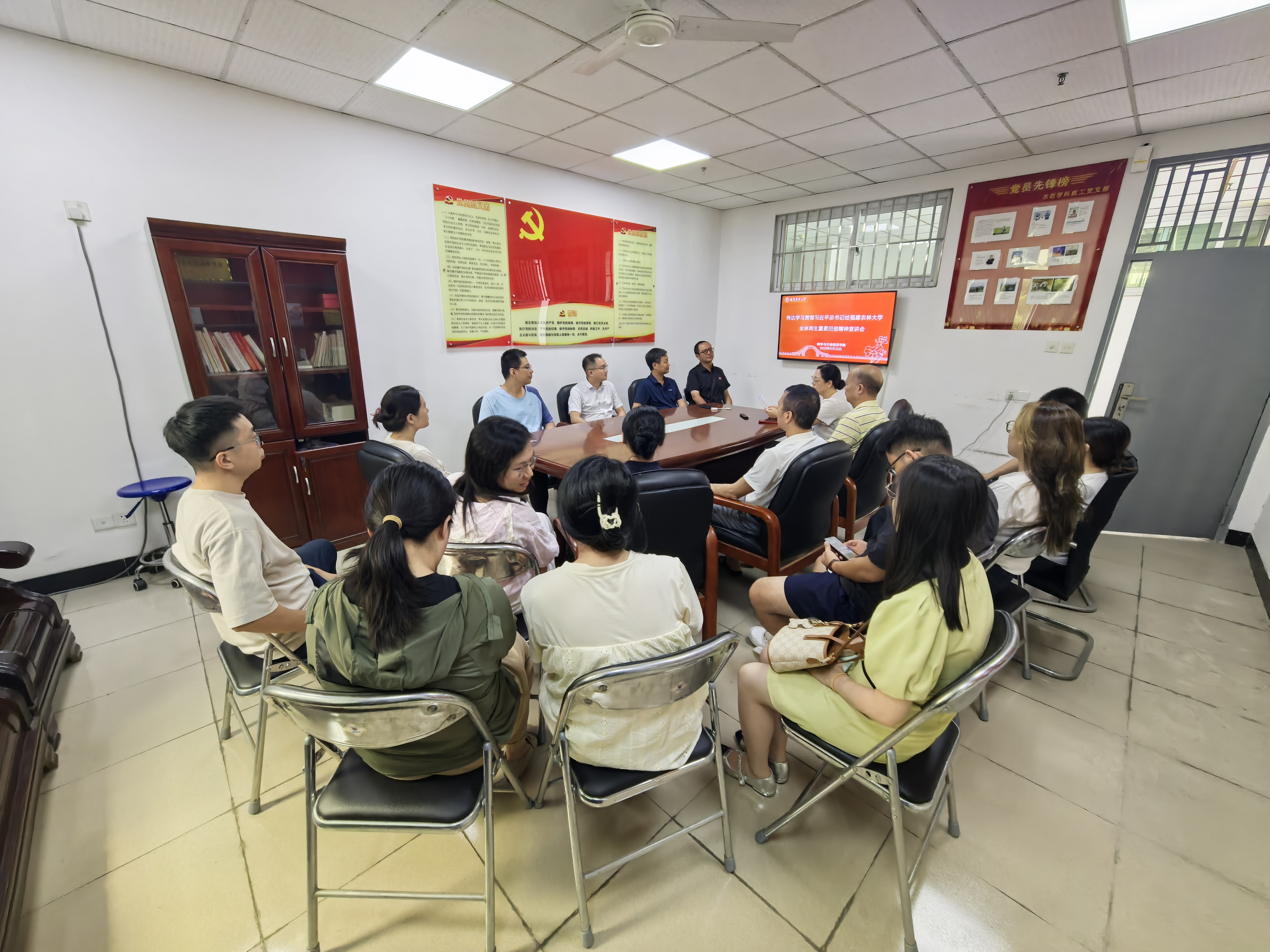 廖金英 生物制药系(支部).jpg