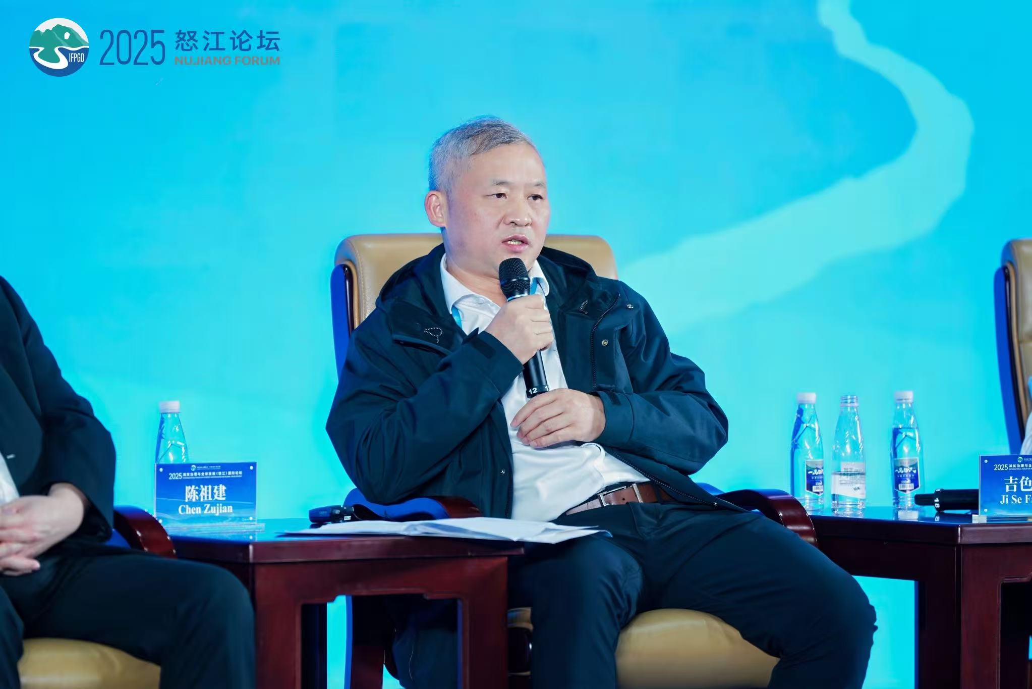 陈祖建院长在论坛上作主旨发言